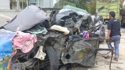 Innova Kecelakaan di Tol Semarang-Batang, Angkut 6 Orang Termasuk Bayi<