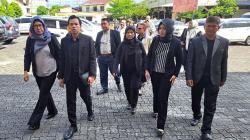 Kasus Pengacara Cantik Dianiaya Sejawat, Puluhan Advokat Geruduk Polrestabes Semarang<
