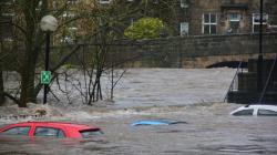 Viral Penumpang KRL Jadi Saksi Bintaro Permai Kebanjiran hingga Rel Ikut Terendam, Warganet: Ngeri Banget!