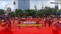 Tolak UU Ciptaker, Ribuan Buruh Gelar Aksi Demo di Gedung MK 