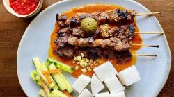 5 Tempat Makan di Lombok Harus Dikunjungi saat Liburan, Wajib Coba Sate Bulayaknya!