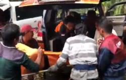 Minibus Wisatawan Surabaya Kecelakaan Masuk Jurang di Mojokerto, 2 Tewas 9 Luka