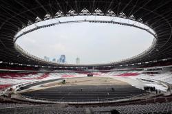 Proses Revitalisasi Rumput Stadion Utama GBK 