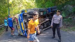 Kecelakaan Truk Terguling di Tanjakan Kaliurang Bantul, Bawa Penumpang Ibu-Anak