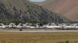 Momen Orang-orang Terkaya dan Berkuasa Ngumpul, Ratusan Jet Pribadi Parkir Penuhi Bandara