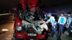 Kecelakaan Maut Minibus Elf Tabrak Truk di Tol Solo-Semarang, 6 Tewas 14 Luka-Luka<
