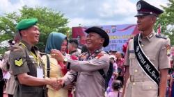 Viral Prajurit TNI Datang ke Pelantikan Putranya, Bangga Lihat Anak Pakai Seragam Polisi