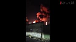 Gudang Penyimpanan Bahan Kimia Makanan di Bandung Terbakar, 8 Unit Damkar Dikerahkan