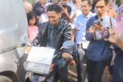 Pegi Banjir Hadiah usai Bebas dari Tahanan, Dapat Motor hingga Nasi Tumpeng