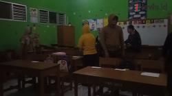 Tradisi Berebut Bangku saat Hari Pertama Masuk Sekolah di Banten 