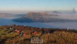 Nikmatnya Menjemput Matahari Terbit di Bukit Cinta Lumajang