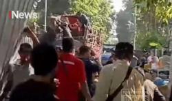 Pengosongan Rumah Dinas PT KAI di Jalan Gerbong Surabaya Ricuh