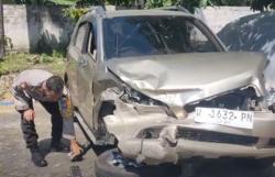 Kecelakaan Beruntun 6 Kendaraan di Gresik, 1 Tewas 4 Luka-Luka<