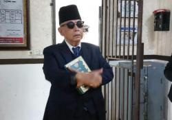 Pakai Jas Hitam, Pimpinan Ponpes Al Zaytun Panji Gumilang Bebas dari Lapas Indramayu<