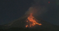 Gunung Merapi Kembali Erupsi, Warga Dilarang Beraktivitas di Radius 7 Kilometer