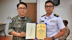 Hebat! 2 Perwira TNI AL Berhasil Tuntaskan Kursus Internasional Kapal Selam di Korsel