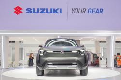Perdana, Suzuki Kenalkan Konsep Mobil Listrik eVX di GIIAS 2024