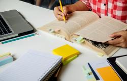 Ekonomi Kreatif adalah Apa? Ini Pengertian, Ciri-ciri, Jenis dan Contohnya Lengkap