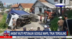 Ikuti Petunjuk Map, Truk Terguling di Kawasan Lembang