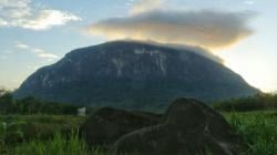 Keajaiban Bukit Kelam Kalbar, Raksasa Batu Monolit Terbesar dan Tertinggi di Dunia<