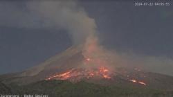 Penampakan Erupsi Gunung Merapi Hari Ini, Luncurkan Lava Pijar Sejauh 1.600 Meter<