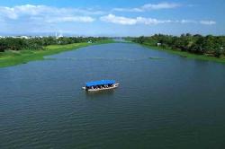 Jasa Penyeberangan Perahu di Sungai Jeneberang Gowa