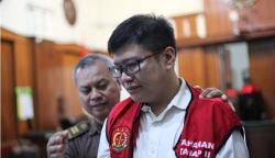 Demo di PN Surabaya Ricuh, Massa Tolak Vonis Bebas Ronald Tannur Kasus Penganiayaan Maut<
