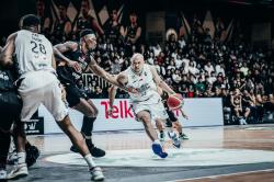 Hasil Semifinal IBL 2024: Perkasa di Kandang, Satria Muda Libas Dewa United