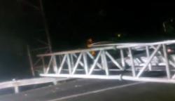 Bus Rombongan Dosen Unpam Kecelakaan di Tol Pejagan, Diduga Tertimpa Tiang