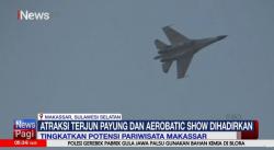 Melihat Atraksi Terjun Payung Makassar International Eight Festival Forum 2024 