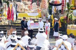 Karya Agung Panca Wali Krama di Pura Mandhara Giri Lumajang, Pemkab Badung Haturkan Punia Rp1 Miliar