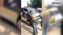 Bawa Pasien Kritis, Ambulans Tabrak 5 Motor di Depok