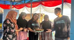 MNC Peduli Salurkan Ratusan Ikan Lele di Posyandu Petojo Utara, Anak-Anak Antusias Menikmati