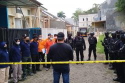 Densus 88 Geledah Rumah Terduga Teroris di Kota Batu