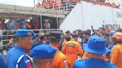 Ratusan Penumpang Kapal Terbakar Dievakuasi, 6 Orang Dilarikan ke RSUD Ulin Banjarmasin<