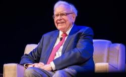 Warren Buffett Kembali Sumbang Saham Berkshire Hathaway Rp97 Triliun untuk Amal