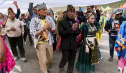 Baca Puisi Kidung Tengger di Lautan Pasir Bromo, Sandiaga Uno Kenalkan Asal-usul Yadnya Kasada