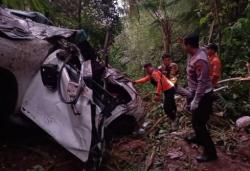 Update Fortuner Masuk Jurang di Batang, Identitas 4 Korban Tewas Warga Jakarta
