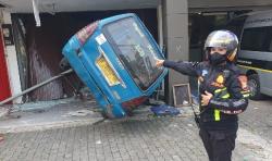 Warga yang Ditabrak Angkot di Pondok Cina Depok Meninggal di Rumah Sakit