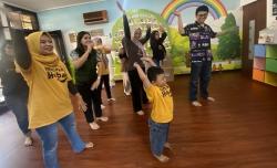 Kebersamaan MNC Peduli dengan Pejuang Kanker Anak: Canda dan Tawa di Rumah Singgah