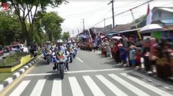 Sambut Kirab Bendera Pusaka, Warga dan Pelajar di Balikpapan Tumpah Ruah ke Jalan<