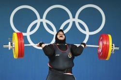 Momen Perjuangan Lifter Nurul Akmal pada Final Angkat Besi Olimpiade 2024