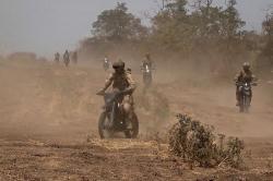 Pasukan Berani Mati Rusia Naik Motor Masuk Wilayah Ukraina