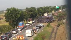 Kronologi Kecelakaan Bus Terguling di Tol Jombang, Sopir Mengantuk di Kecepatan 100 Km/Jam<