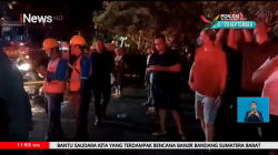 Penghuni WNA Berhamburan saat Kebakaran Apartemen Pasadenia Pulomas