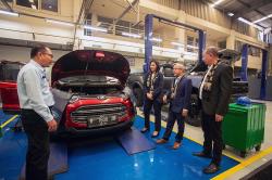 Dealer Ford 3S Yogyakarta Dilengkapi Peralatan Canggih dan Teknisi Berpengalaman
