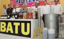 Polisi Gerebek Pabrik Miras Milik Mantan Petinggi Parpol di Kota Batu