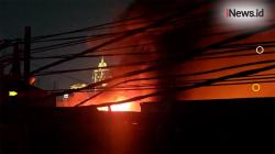Diduga Gegara Korsleting, Gudang Plastik di Kebayoran Lama Terbakar