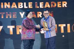 Dirut PLN Raih Sustainable Leader of The Year in Energy Transition Lestari Award 2024