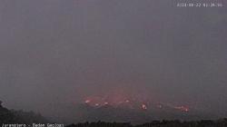 Penampakan Gunung Merapi 2 Kali Erupsi Hari Ini, Luncurkan Lava dan Awan Panas<